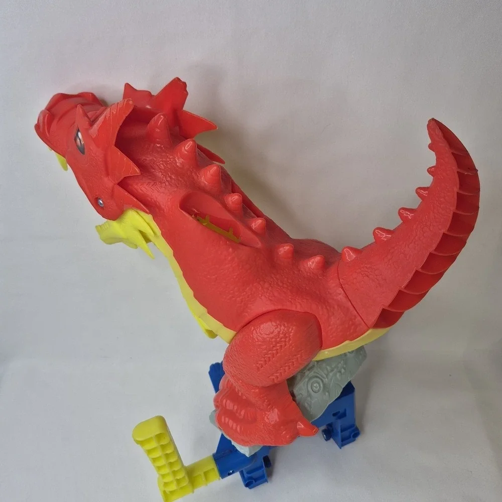 Hot Wheels Ultimate Garage Dragon Body and Wheel Assembly Replacement Part Piece
